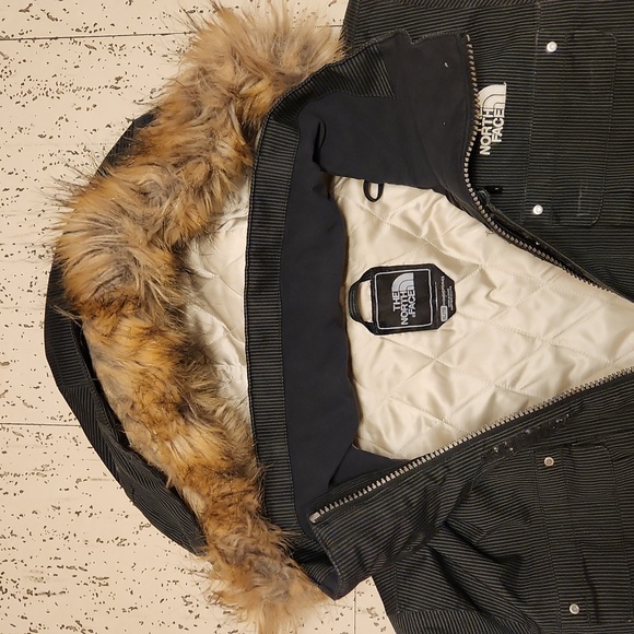 The North Face Pin Striped Full Zip Winter Jacket With Fur Hood - Picture 6 of 12